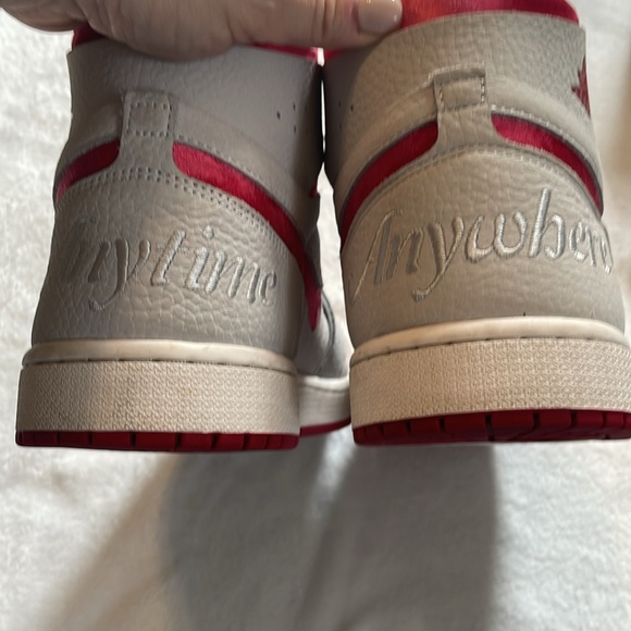 AIR JORDAN 1 Retro High OG CMFT
“Valentines” - Picture 9 of 10